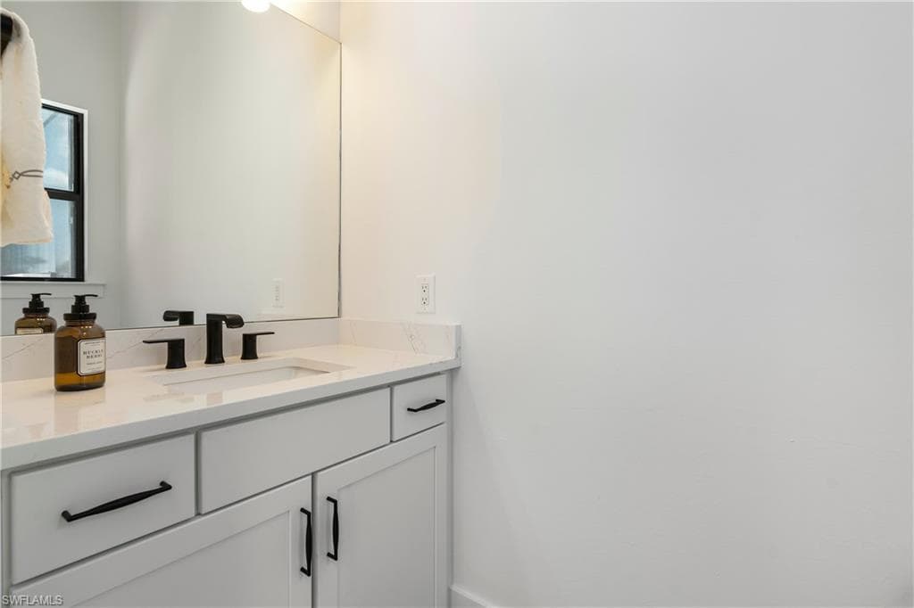 9584 Caymas TER, NAPLES FL 34114-20