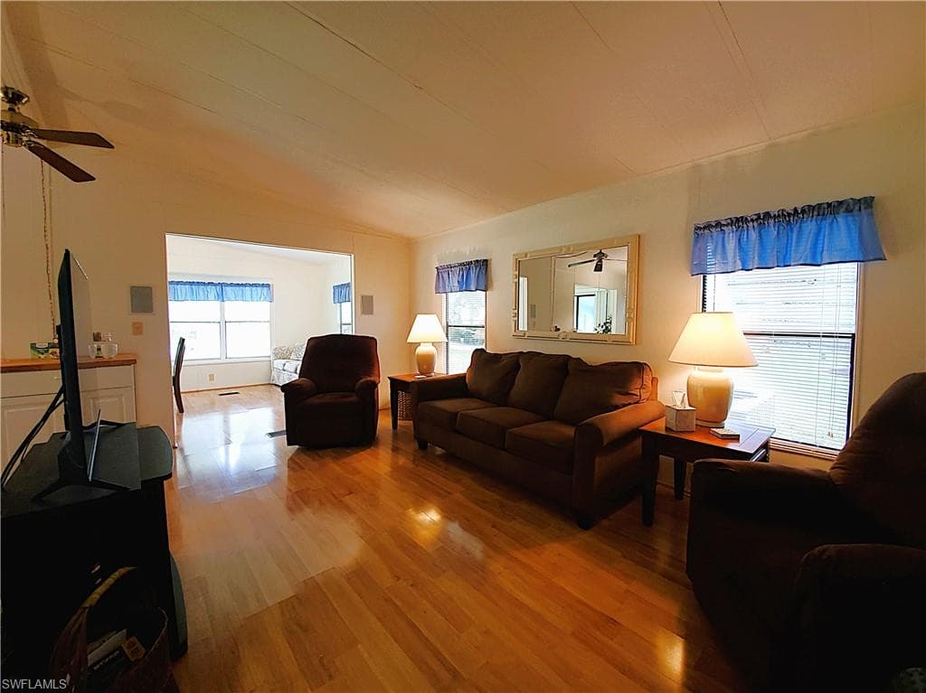19400 Pony LN, NORTH FORT MYERS FL 33903-11