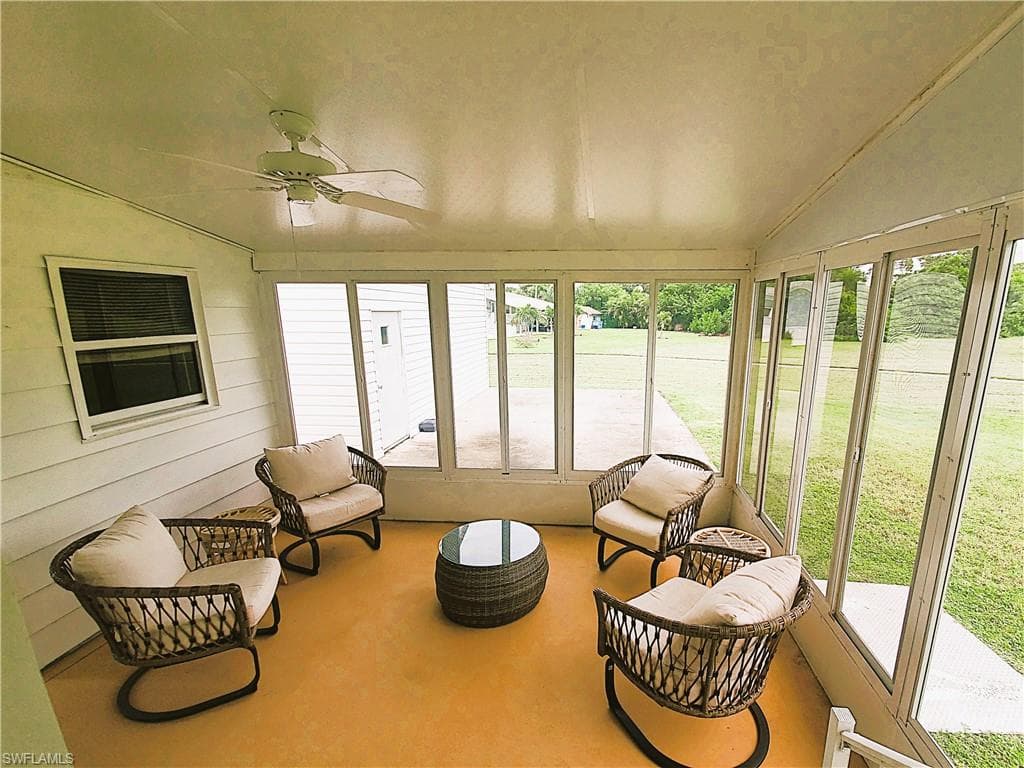 19400 Pony LN, NORTH FORT MYERS FL 33903-6
