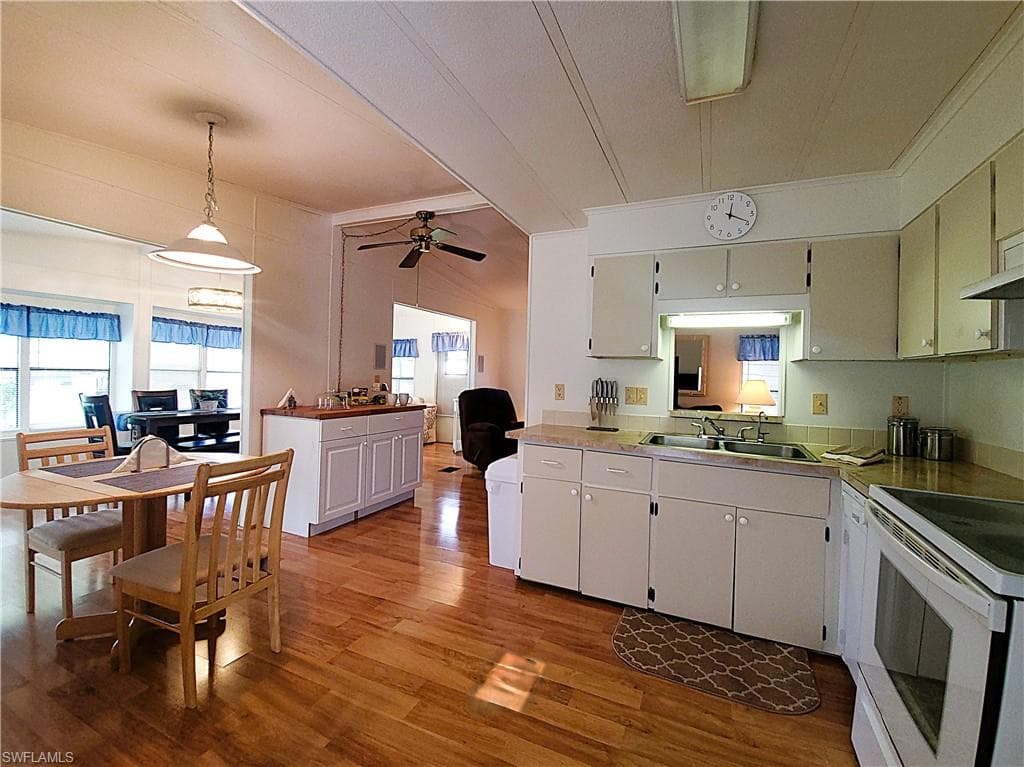 19400 Pony LN, NORTH FORT MYERS FL 33903-2