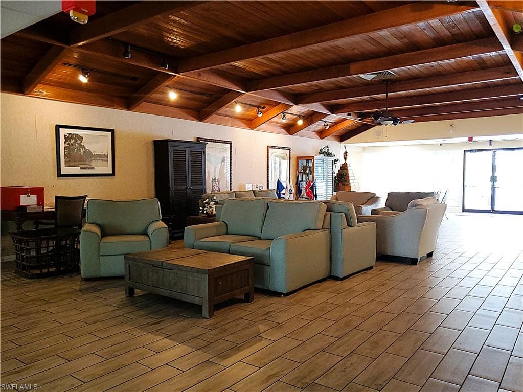 19400 Pony LN, NORTH FORT MYERS FL 33903-33