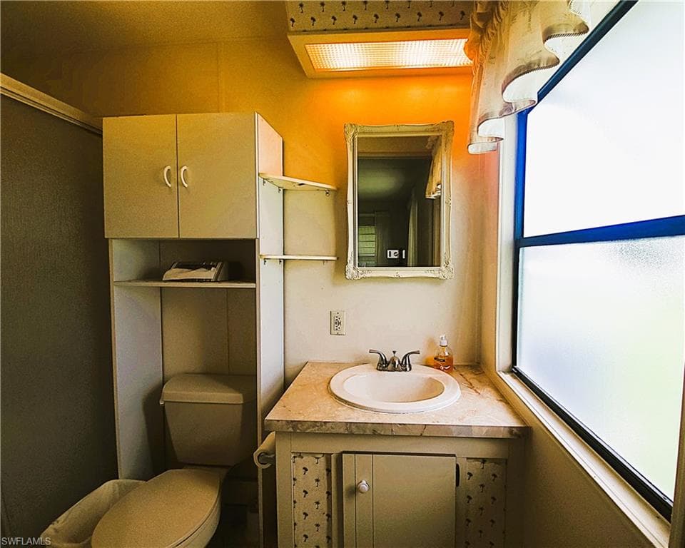 19400 Pony LN, NORTH FORT MYERS FL 33903-18