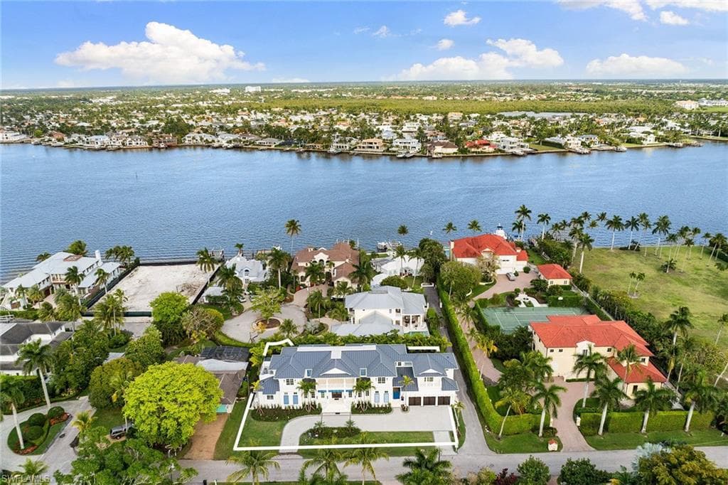 2131 Marina DR, NAPLES FL 34102-42