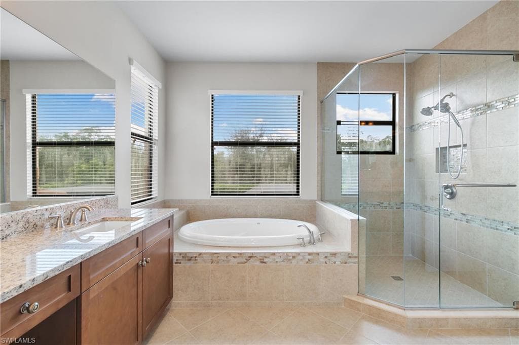 4384 Aurora ST, NAPLES FL 34119-23