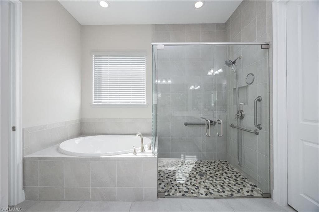 3845 Helmsman DR, NAPLES FL 34120-22