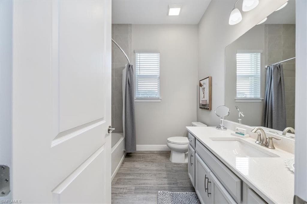 3845 Helmsman DR, NAPLES FL 34120-26