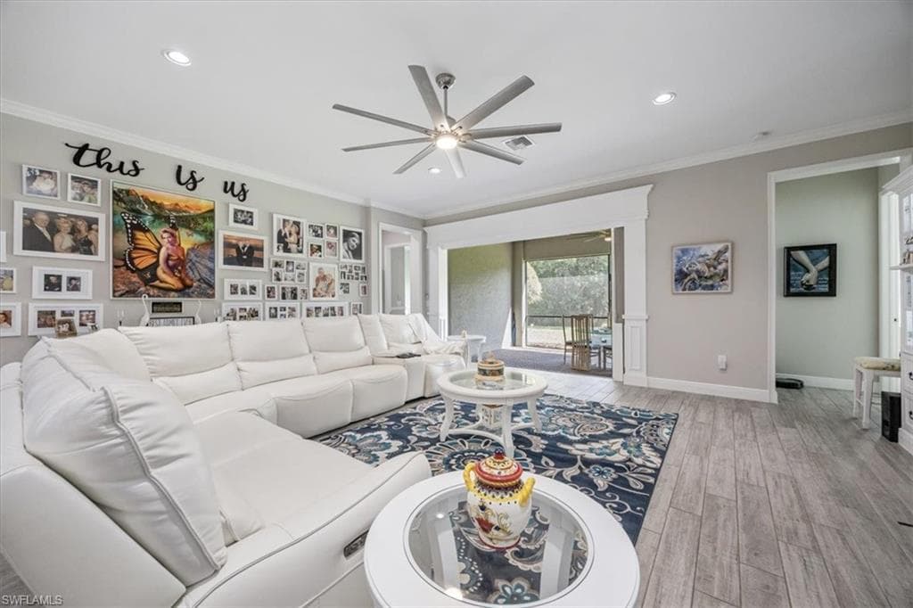 3845 Helmsman DR, NAPLES FL 34120-5