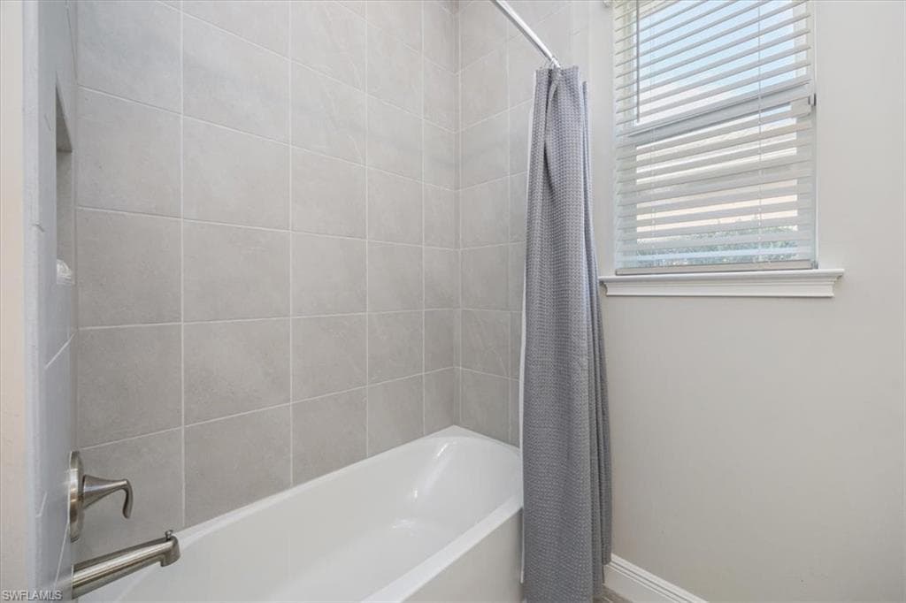 3845 Helmsman DR, NAPLES FL 34120-27