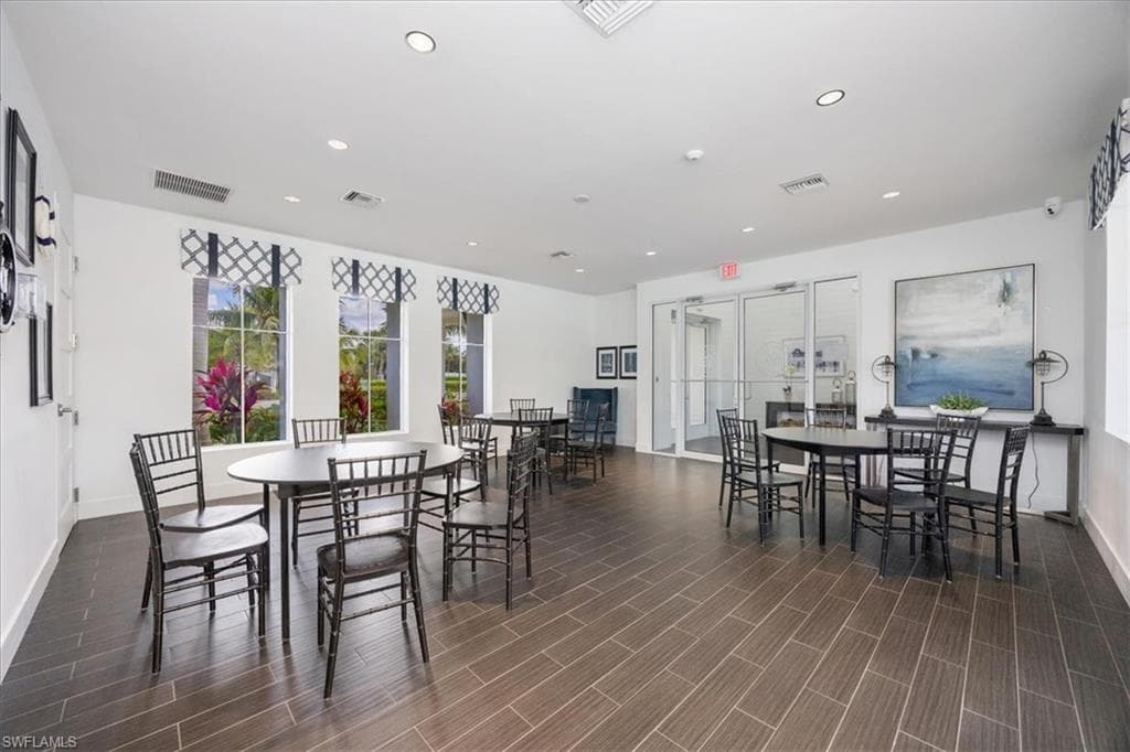 3845 Helmsman DR, NAPLES FL 34120-44