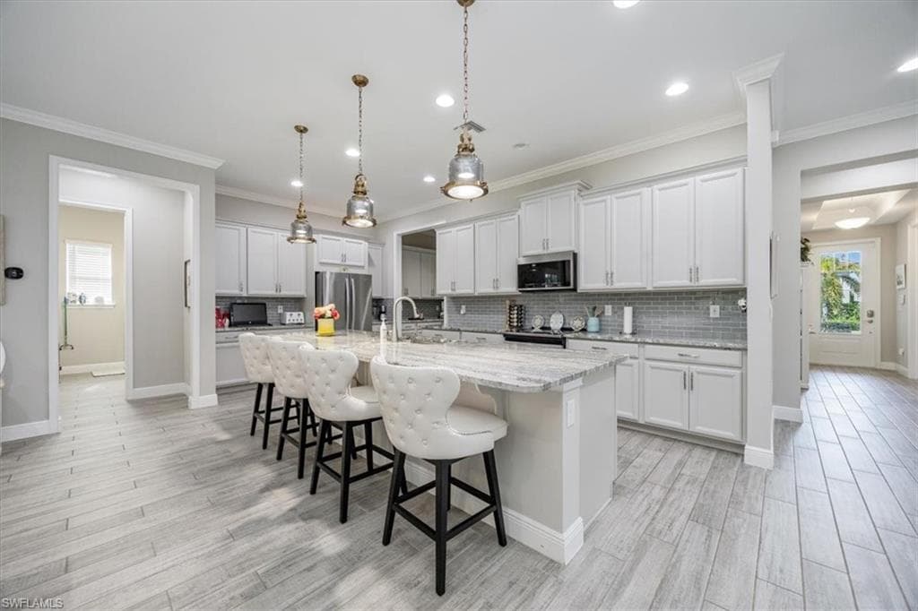 3845 Helmsman DR, NAPLES FL 34120-14