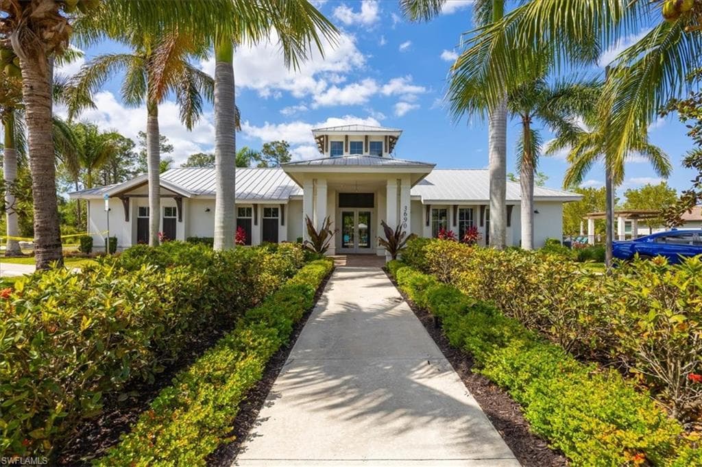 3845 Helmsman DR, NAPLES FL 34120-39