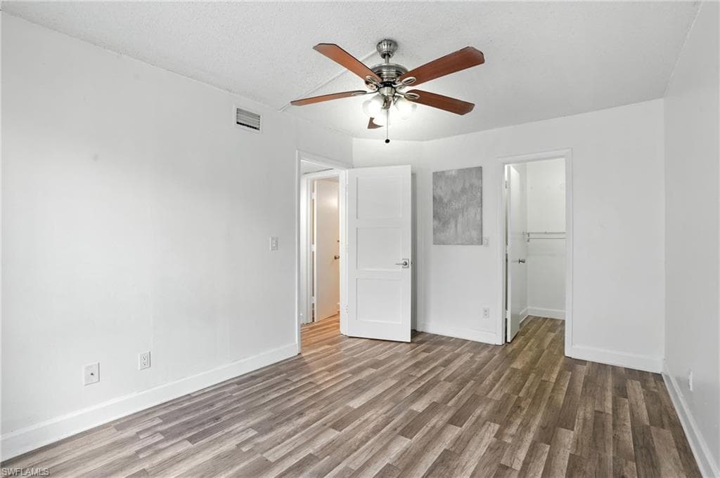 201-5 Santa Clara DR # 201, NAPLES FL 34104-19