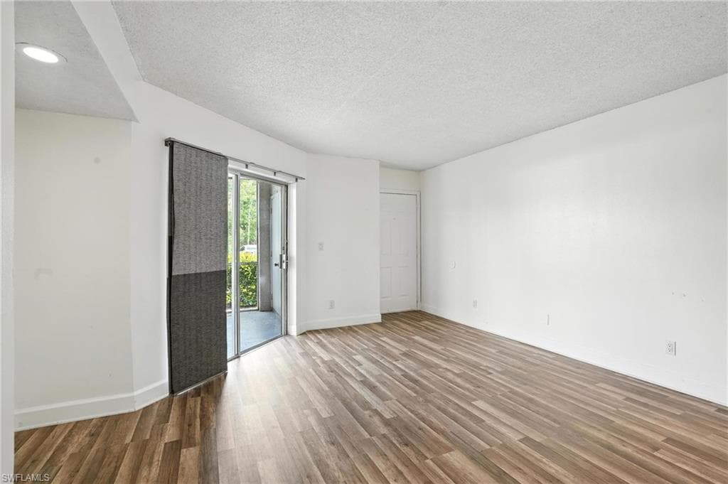 201-5 Santa Clara DR # 201, NAPLES FL 34104-8