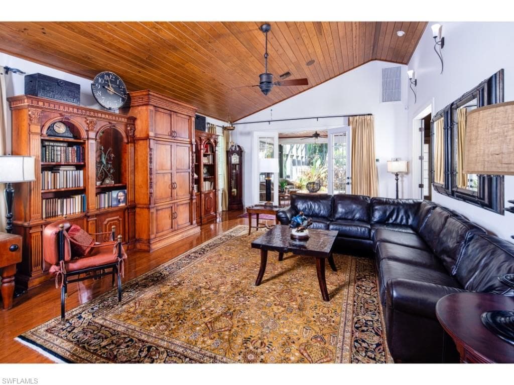263 10th AVE S, NAPLES FL 34102-1