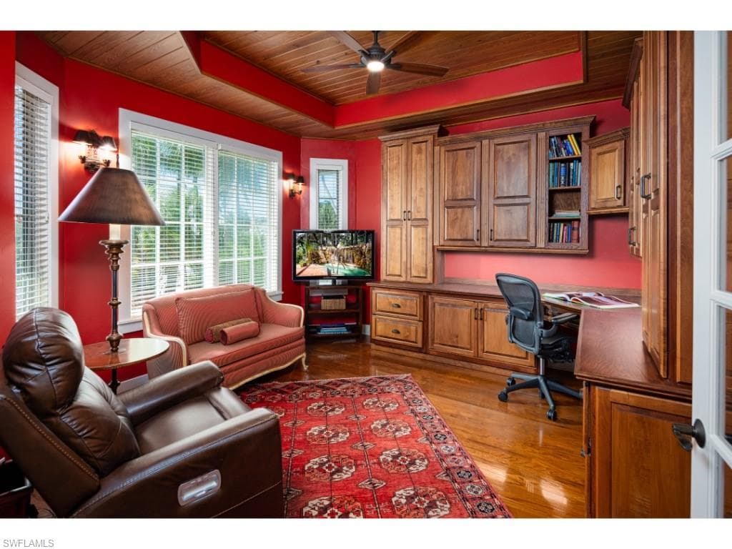 263 10th AVE S, NAPLES FL 34102-5