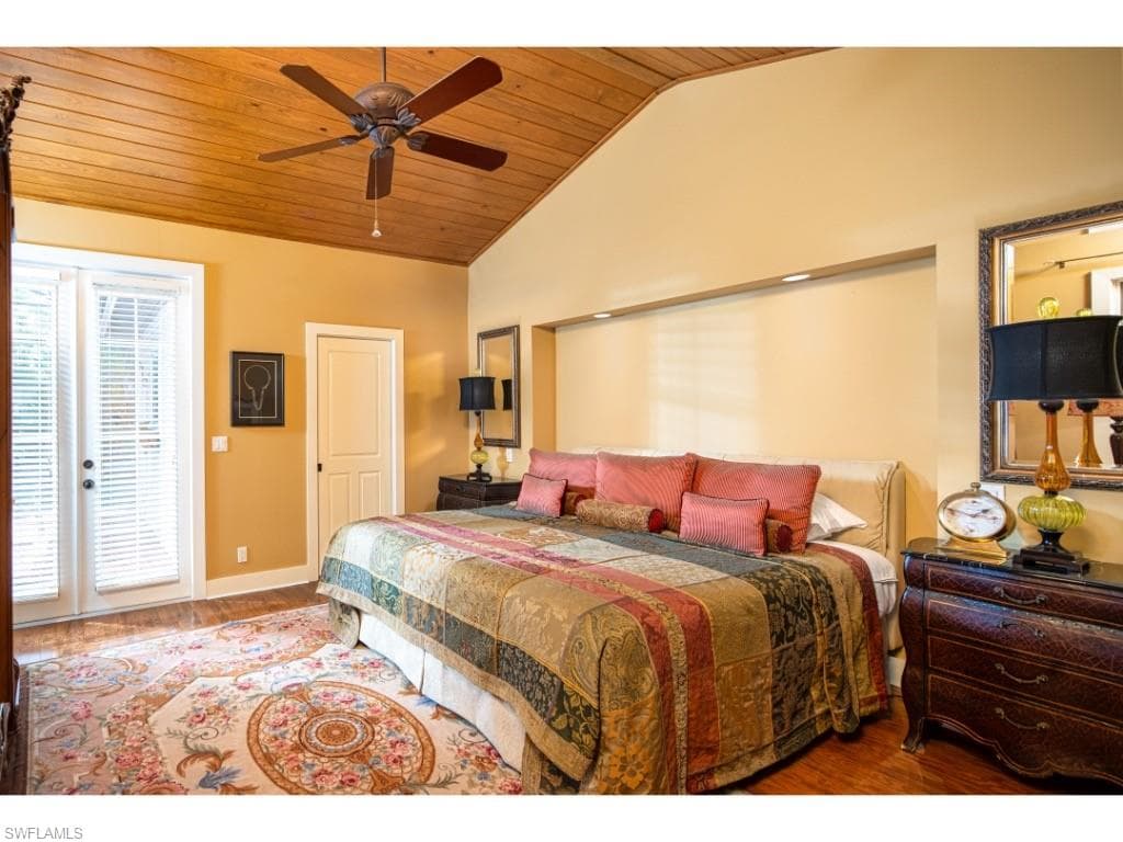263 10th AVE S, NAPLES FL 34102-6
