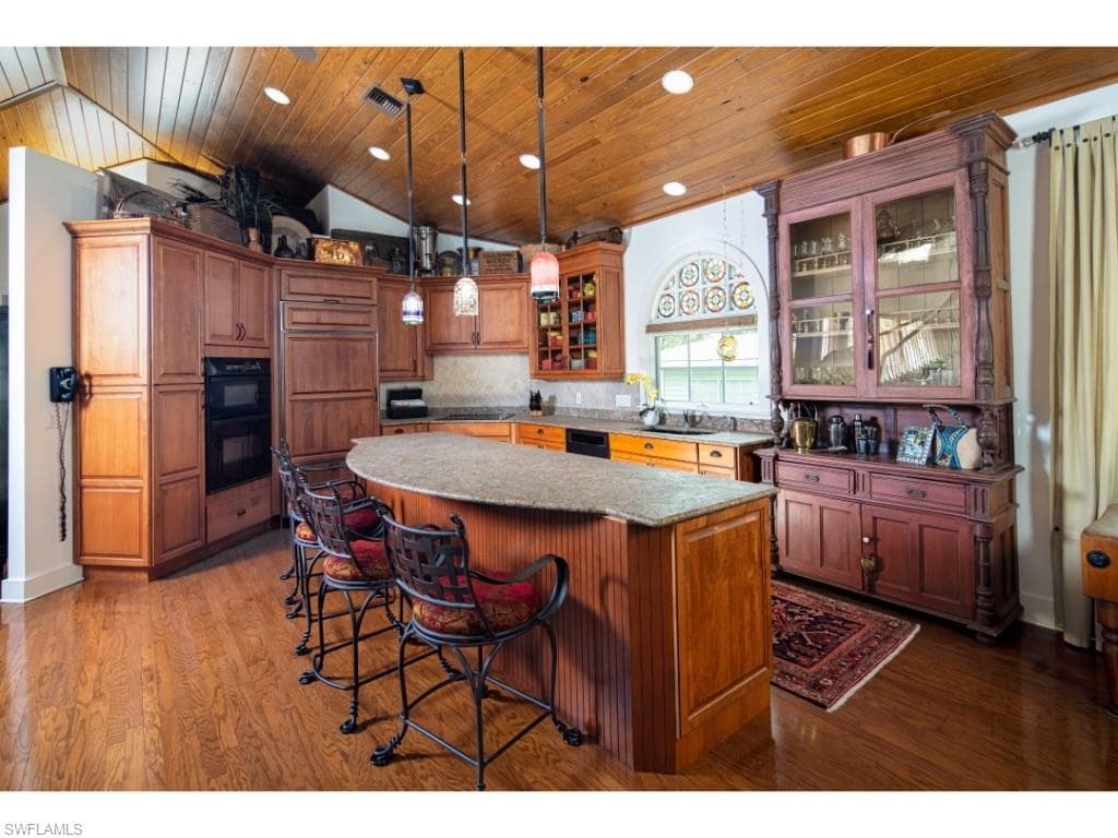 263 10th AVE S, NAPLES FL 34102-2