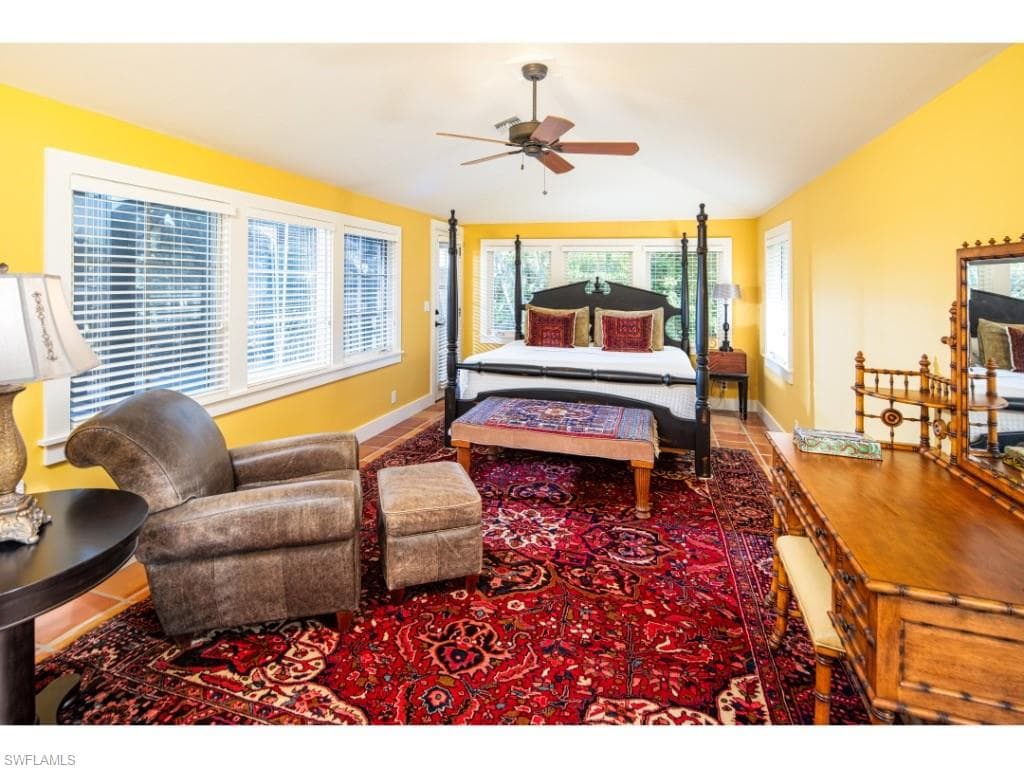 263 10th AVE S, NAPLES FL 34102-8