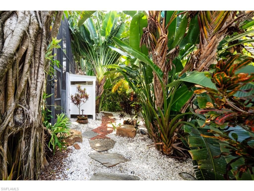 263 10th AVE S, NAPLES FL 34102-14