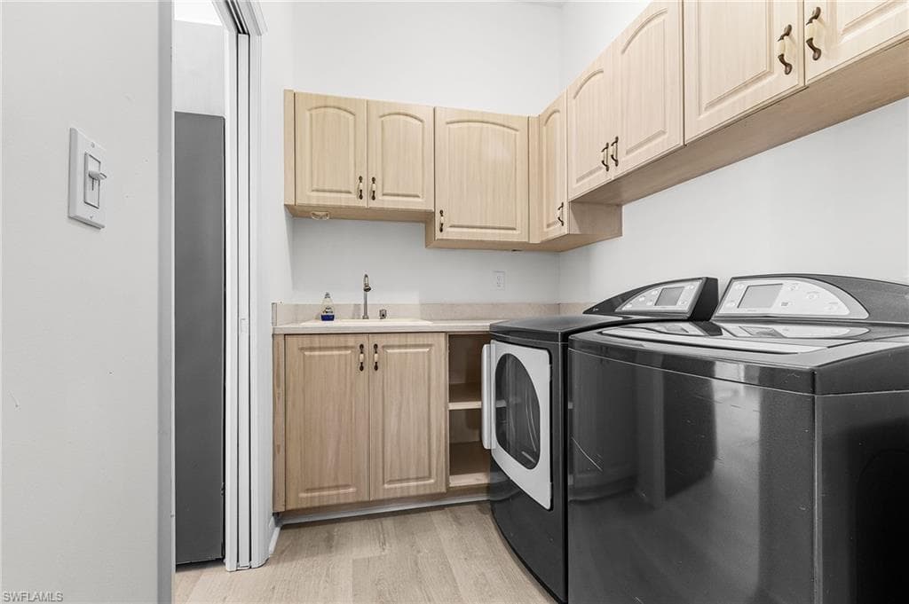 28790 Hunters CT, BONITA SPRINGS FL 34135-16