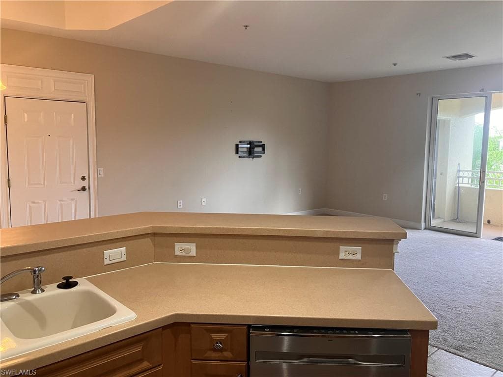 2904 Tuscan DR # 303, CAPE CORAL FL 33909-8