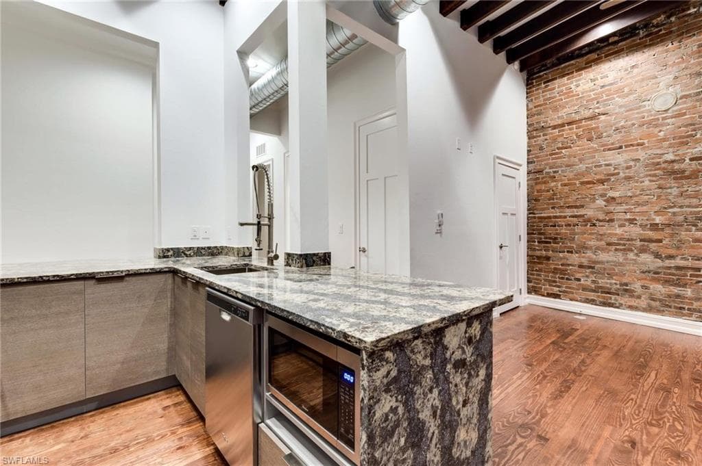 2278 1st ST # 204, FORT MYERS FL 33901-8