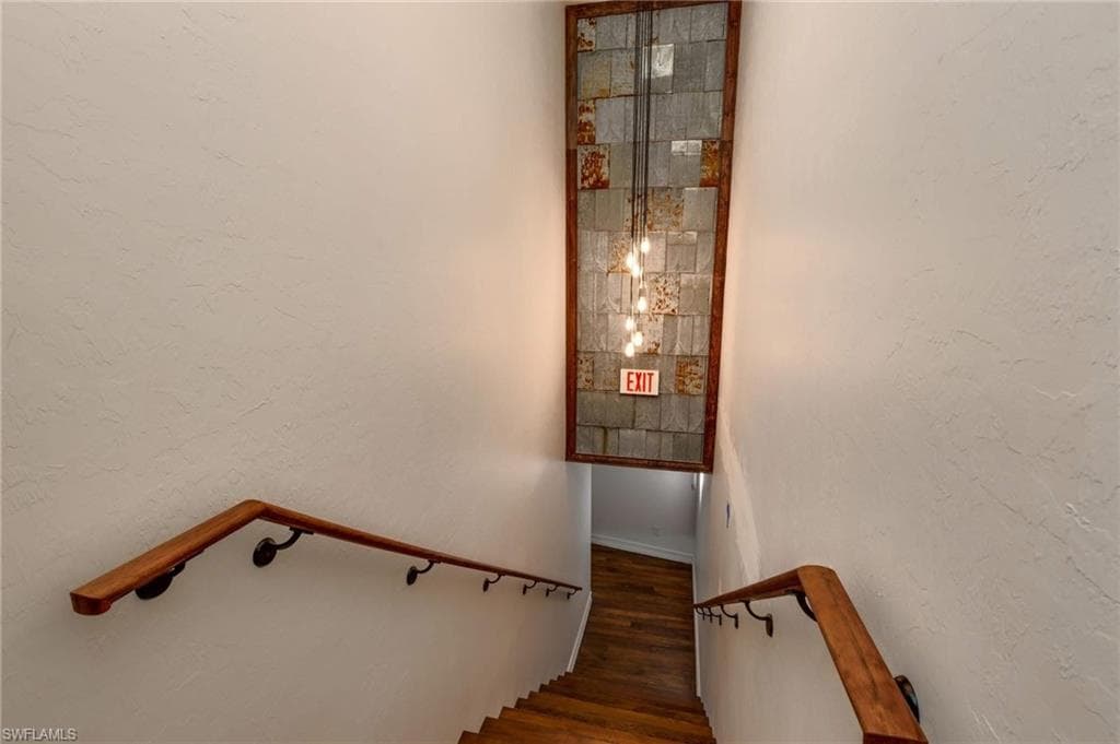 2278 1st ST # 204, FORT MYERS FL 33901-13