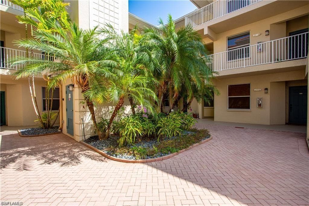 3554 Haldeman Creek DR # 136, NAPLES FL 34112-35