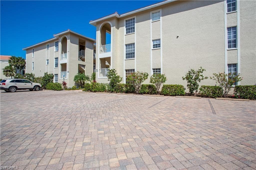 3554 Haldeman Creek DR # 136, NAPLES FL 34112-39