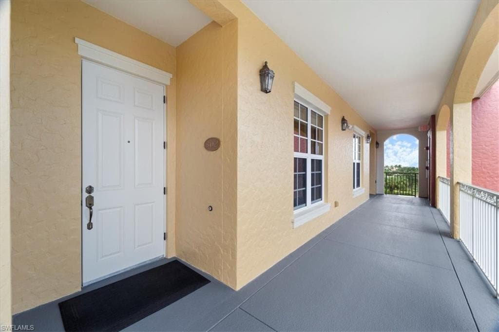 5068 Annunciation CIR # 4302, IMMOKALEE FL 34142-1