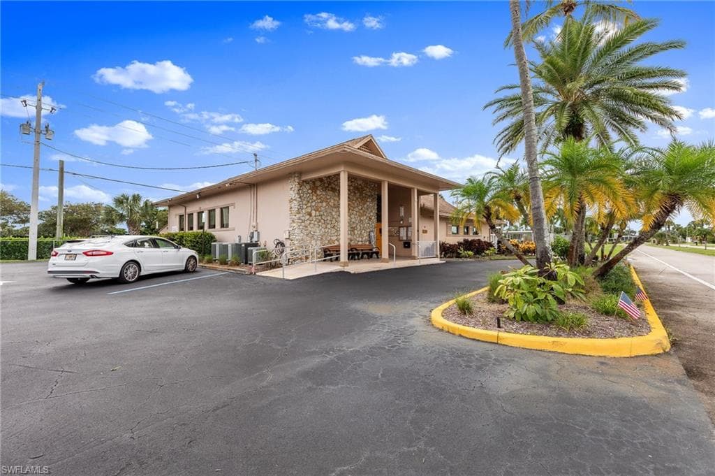 16 San Remo CIR, NAPLES FL 34112-27