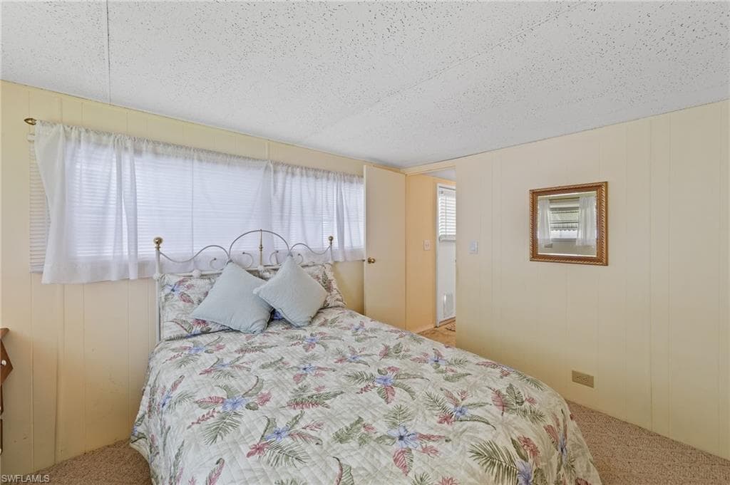 16 San Remo CIR, NAPLES FL 34112-8