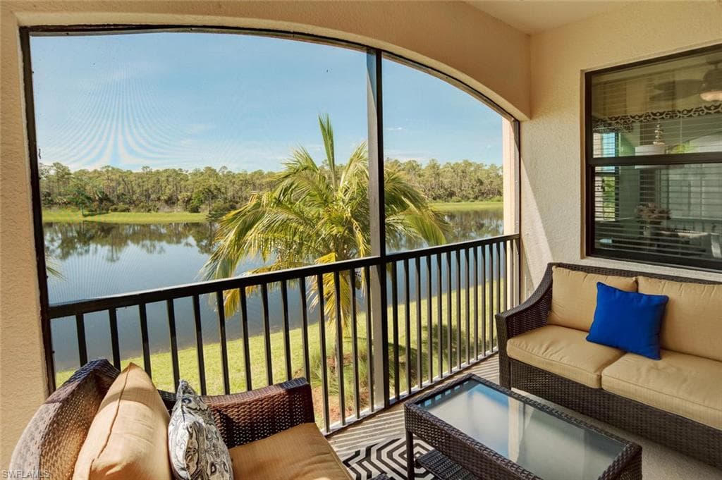 9731 Acqua CT # 523, NAPLES FL 34113-17