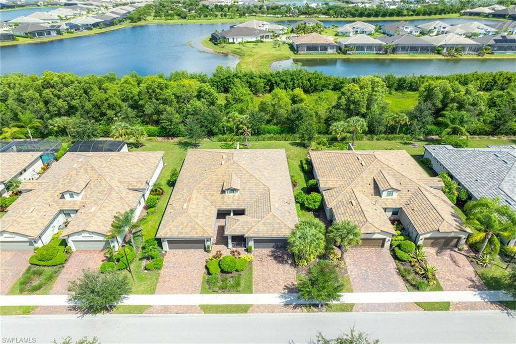 7638 Jacaranda LN, NAPLES FL 34114-5