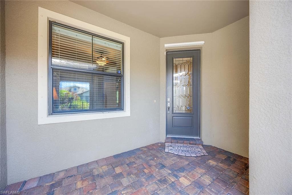 7638 Jacaranda LN, NAPLES FL 34114-7