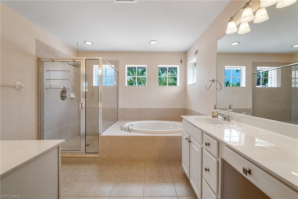 5801 Lago Villaggio WAY, NAPLES FL 34104-8