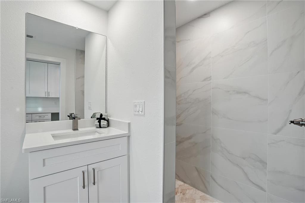 2216 SW 4th AVE, CAPE CORAL FL 33991-33