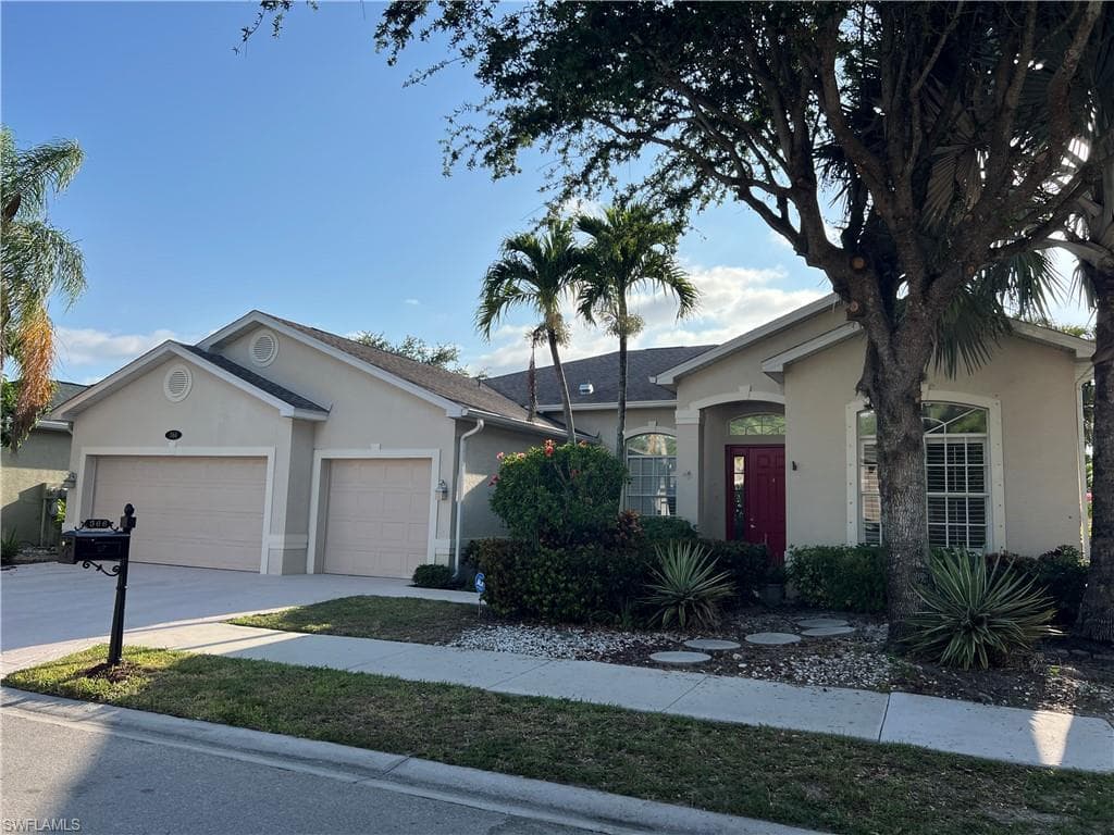 366 Burnt Pine DR, NAPLES FL 34119-28