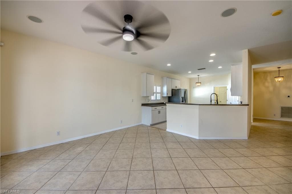 2060 Cape Heather CIR, CAPE CORAL FL 33991-16