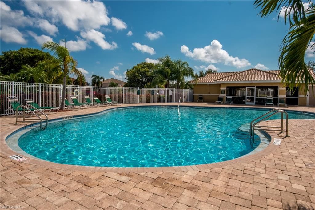 2060 Cape Heather CIR, CAPE CORAL FL 33991-42