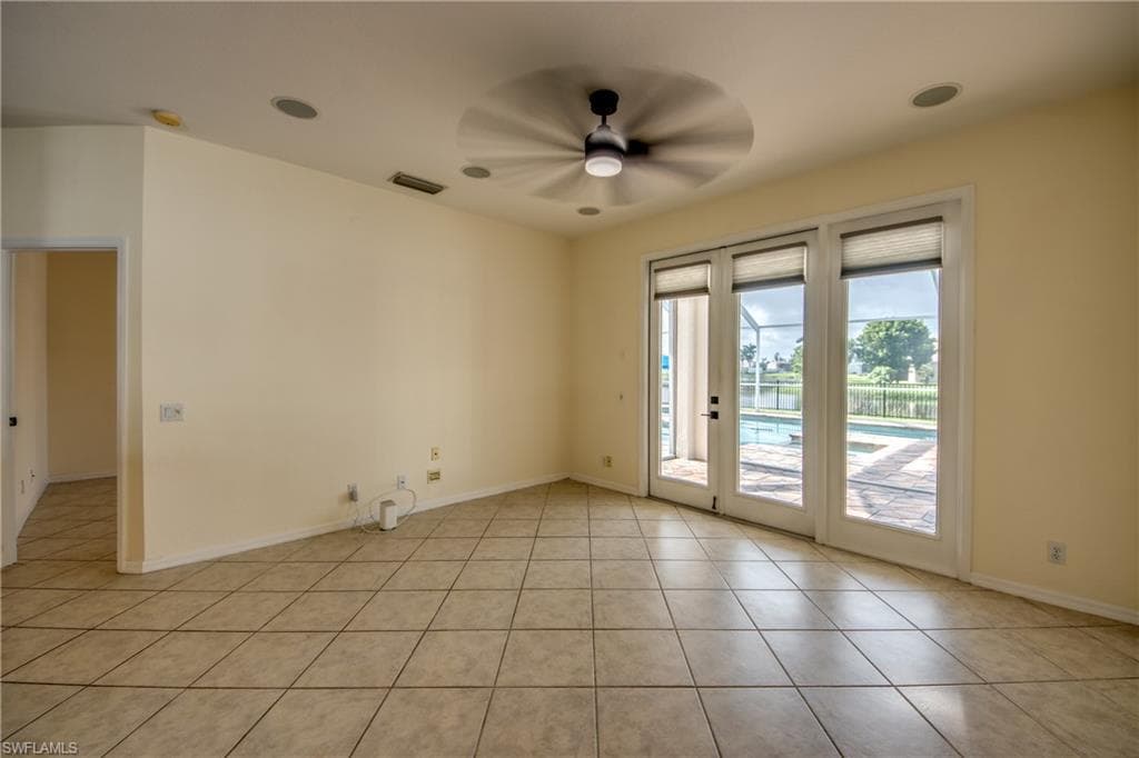 2060 Cape Heather CIR, CAPE CORAL FL 33991-15