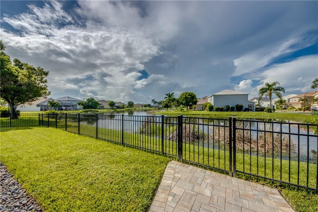 2060 Cape Heather CIR, CAPE CORAL FL 33991-36