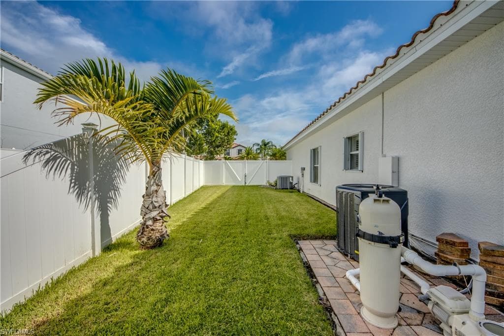 2060 Cape Heather CIR, CAPE CORAL FL 33991-34