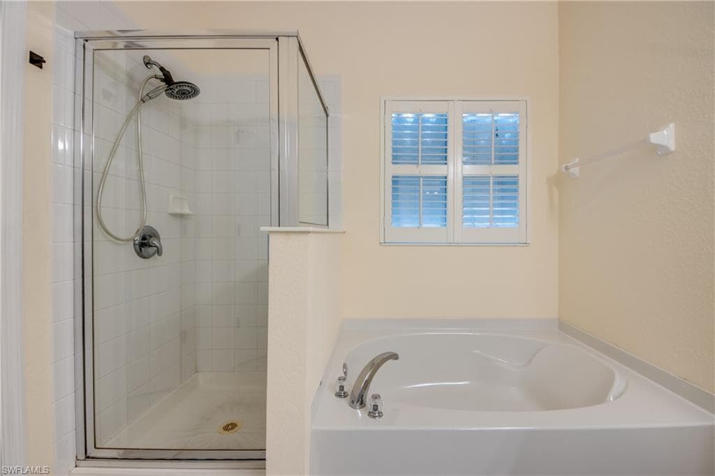 2060 Cape Heather CIR, CAPE CORAL FL 33991-20