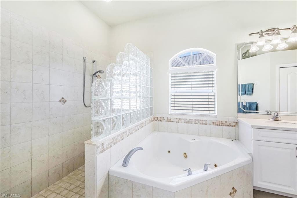 1911 SE 35th ST, CAPE CORAL FL 33904-22