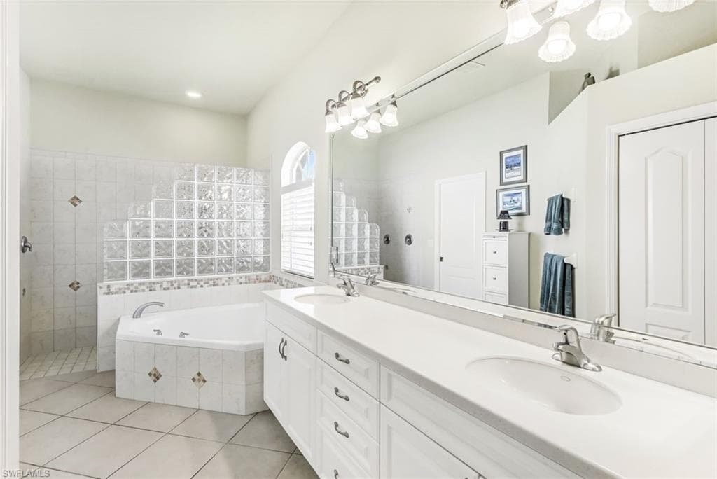 1911 SE 35th ST, CAPE CORAL FL 33904-21