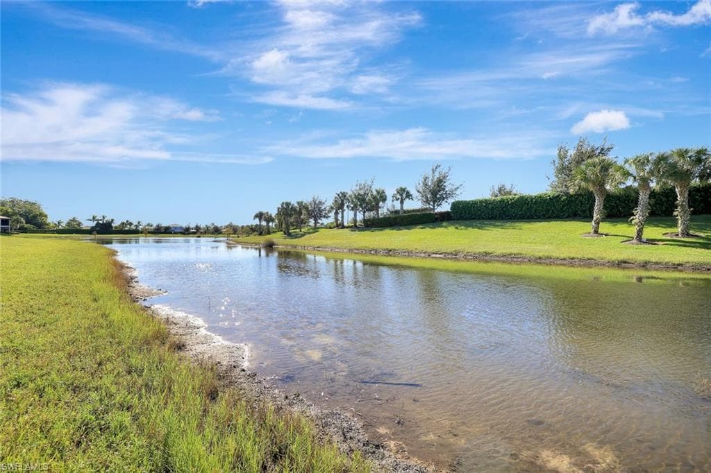 2368 Anguilla DR # 102, NAPLES FL 34120-2