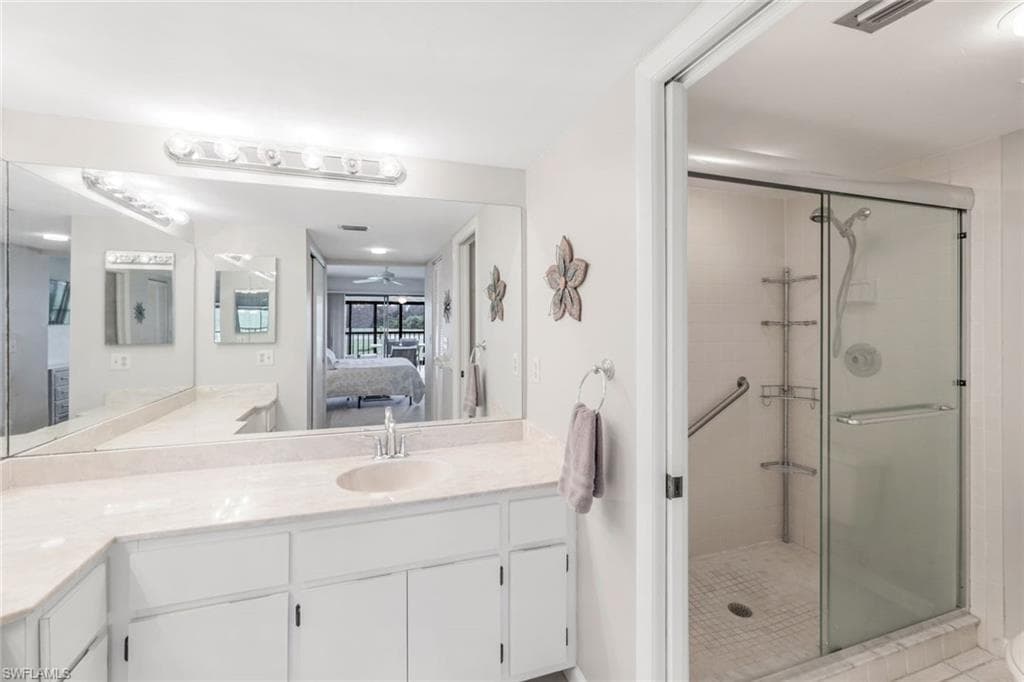 5585 Trailwinds DR # 326, FORT MYERS FL 33907-16