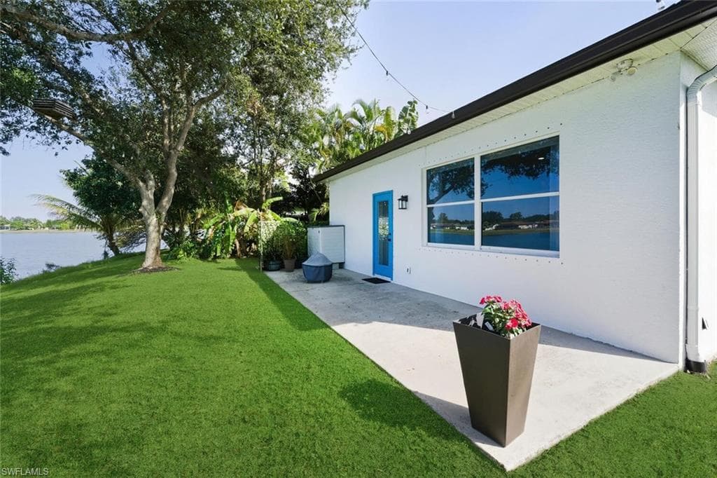 2257 Valencia Lakes CIR, NAPLES FL 34120-41