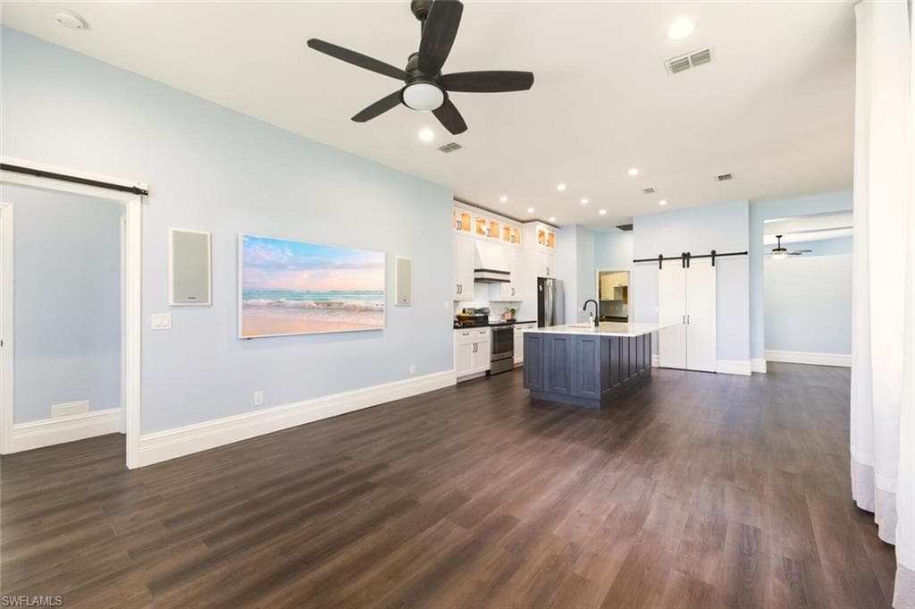 2257 Valencia Lakes CIR, NAPLES FL 34120-21